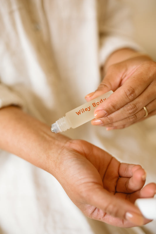 A little burst of brightness. Uplift Roller is a refreshing blend of pink grapefruit, lime, and litsea essential oils—crafted to awaken the senses and boost your mood, naturally.