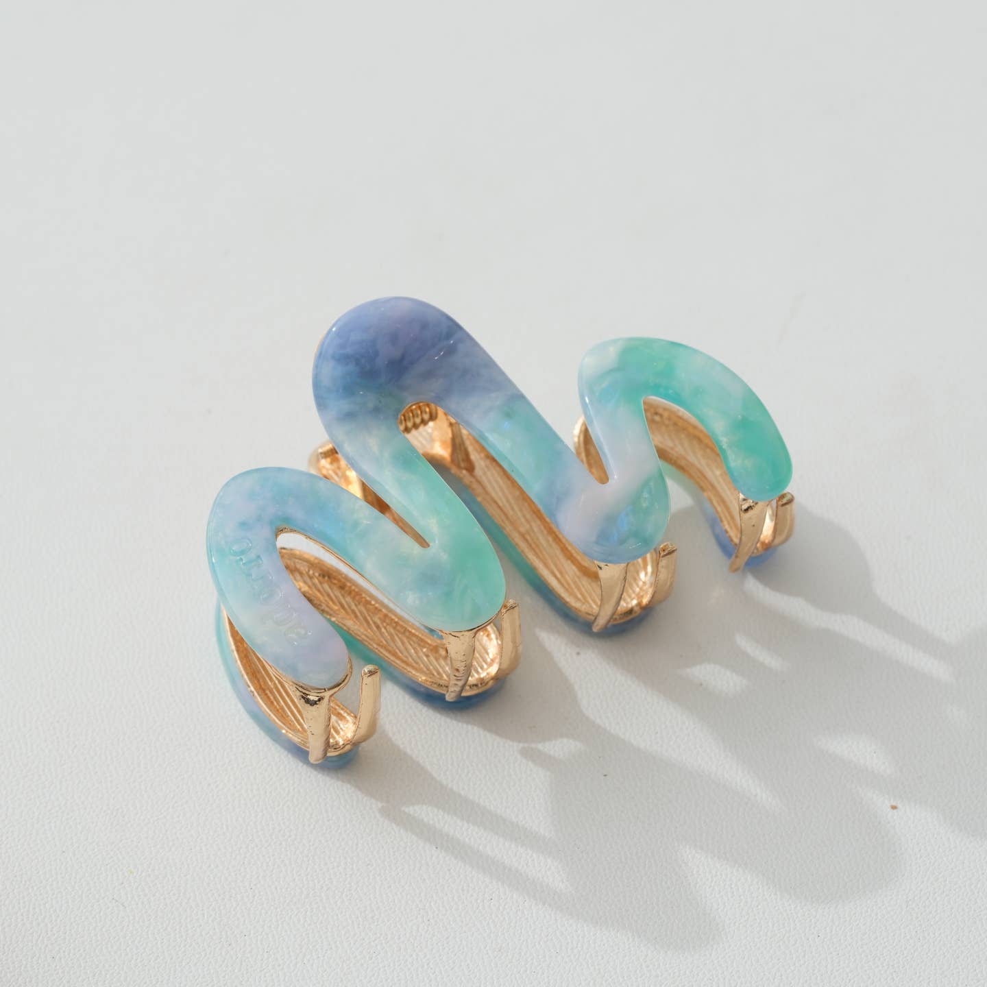 Mini Island Willow Claw Clip