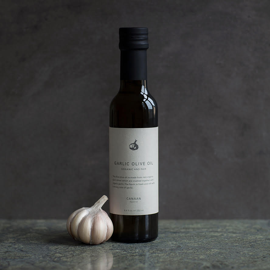 Garlic olive oil is created by pressing select indigenous surri olives with fresh savory garlic. Canaan-fused olive oil is only prepared once a year during the olive harvest. Canaan’s flavor packed varieties offer a palate of perfection for dipping, drizzling, or cooking vegetables, meat or seafood.