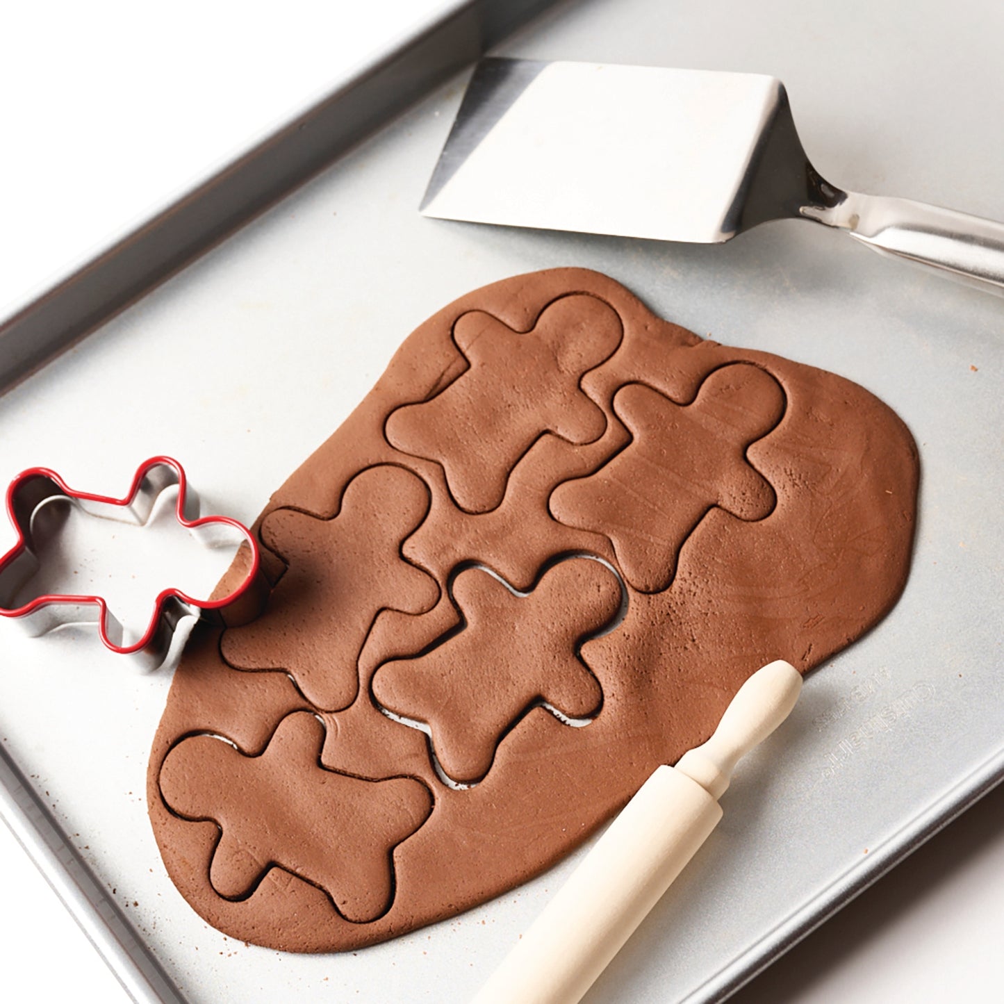 Create everlasting, fragrant gingerbread ornament with our all-natural salt dough mix! Easy to make, just add water, roll, cut and bake! Kit includes: Powdered dough mix (with e all-natural spices in our powdered salt-dough recipe), a gingerbread cookie cutter, a straw hole punch and ribbon.
