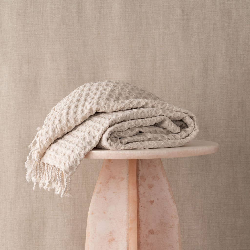 These Saardé signature pieces are made from four finely woven layers of Turkish cotton to create these beautifully crinkled and super-soft pieces. Perfect for layering - these work well over a duvet in winter, and by themself in summer.