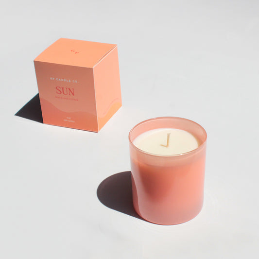 Sun features notes of sugared orange, grapefruit zest, pomelo fruit and agave nectar.
Hand-poured in small batches with soy wax, premium fragrance, and cotton wicks.
Vegan, free of phthalates and parabens, and cruelty-free.