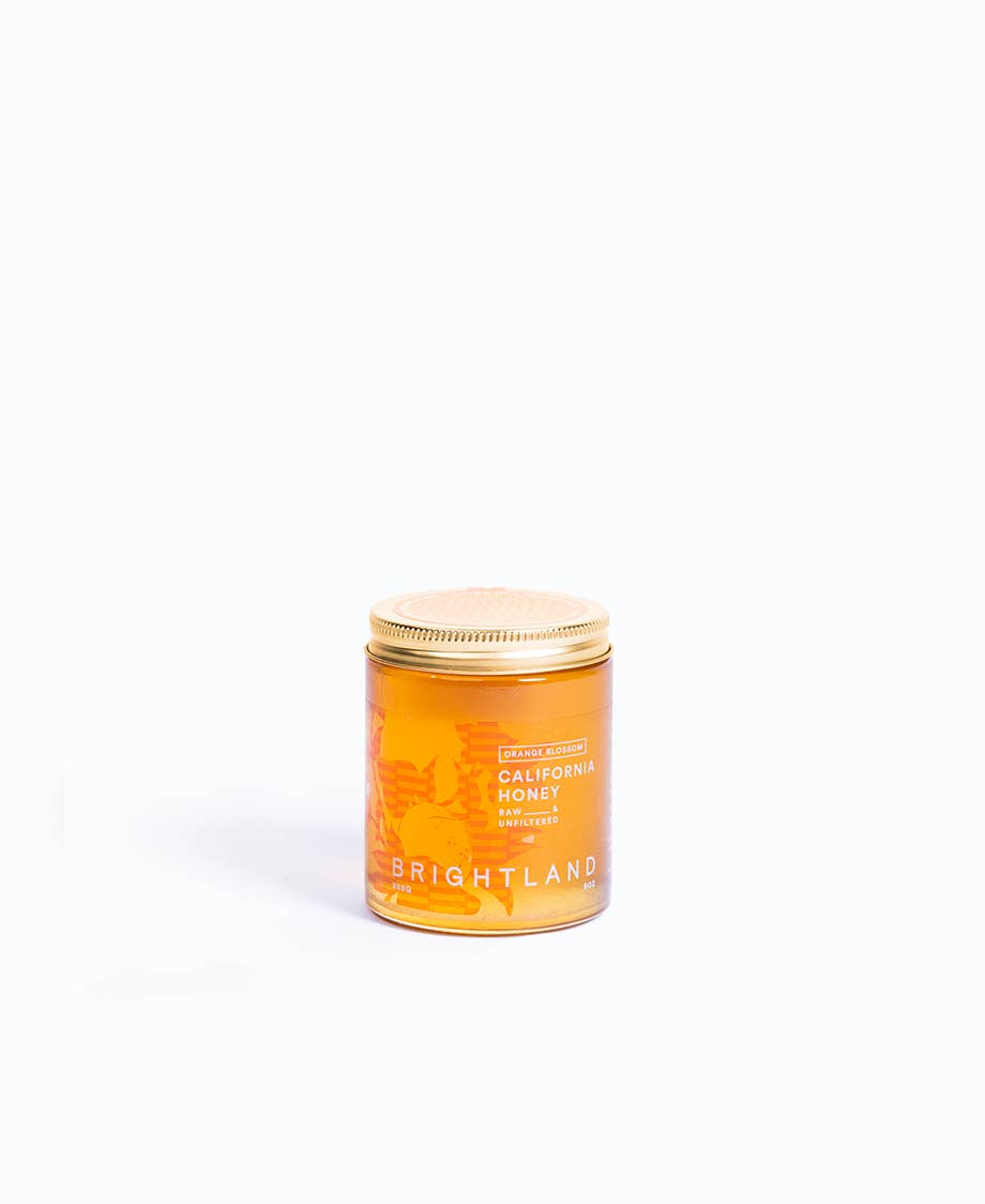 California orange blossom honey is a raw, unfiltered, radiantly golden honey from single estate orange groves in the central valley. Delicious, intensely floral and amber hued with a clean, citrus finish. Brightland partnered with small, Californian family-owned apiaries run by women-led teams to create this pure honey.