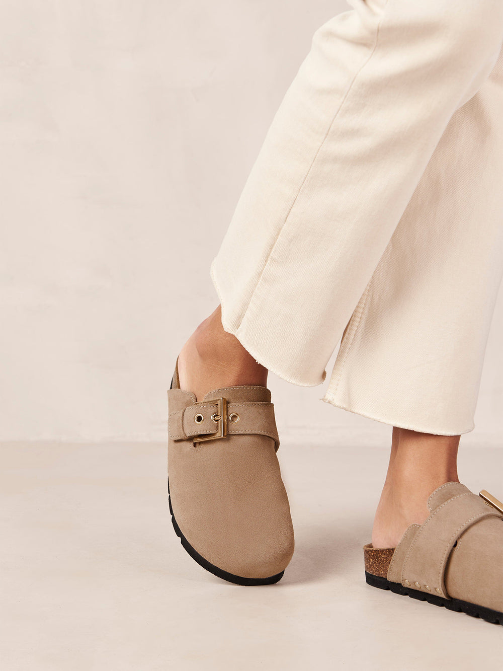 Alohas Cozy Suede Clogs in Taupe