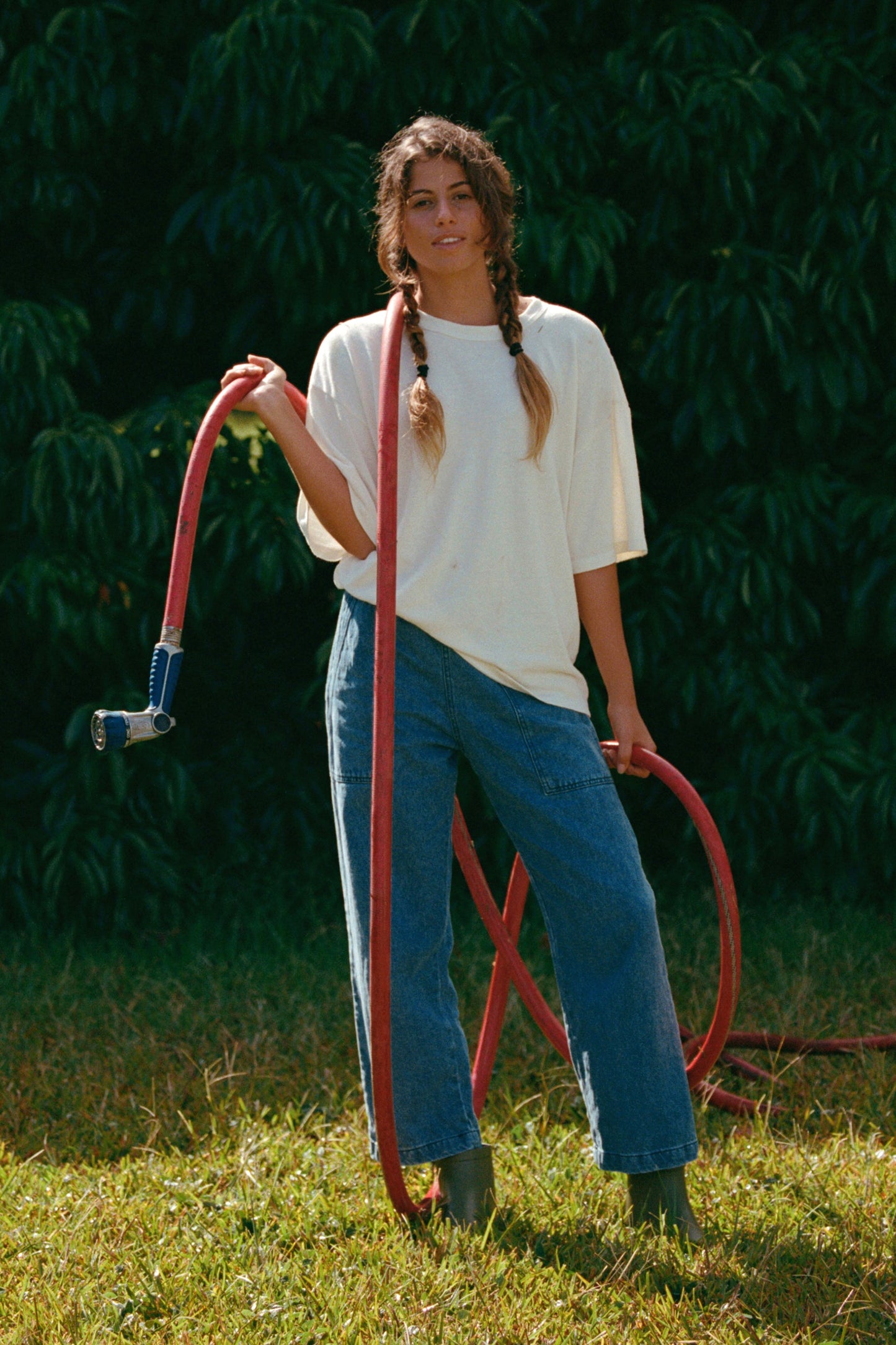 USA made hemp denim pants with high waist creates a flattering shape while the adjustable hidden drawcord and relaxed fit through the hip + thigh makes these a super comfortable wear.