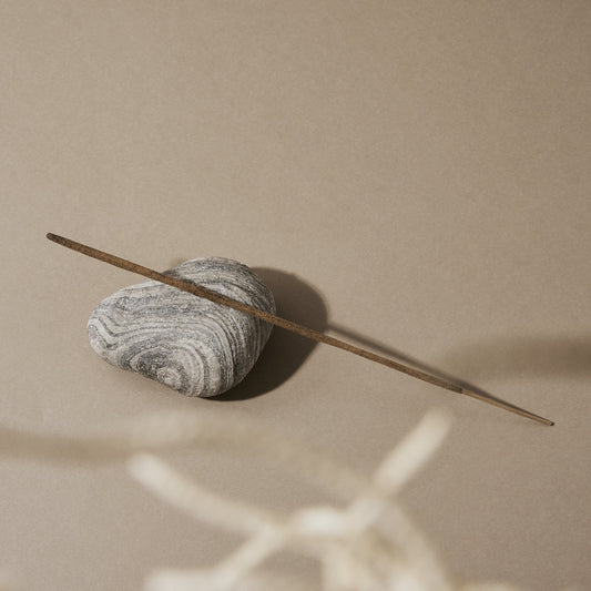 Create is ideal for inspiring a rush of energy or a boost of creativity. It’s perfect when you need to set the mood for lively get-togethers or warm intimate occasions. Hand rolled in India using traditional methods with simple ingredients. looshi