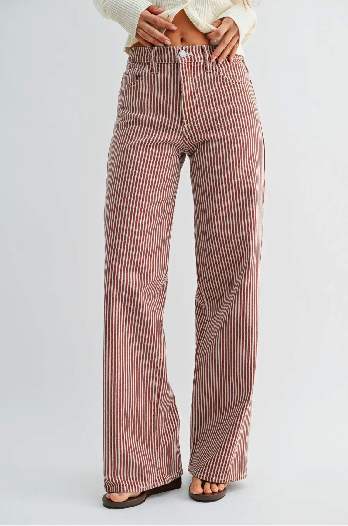 Relaxed Wide Leg Jean
