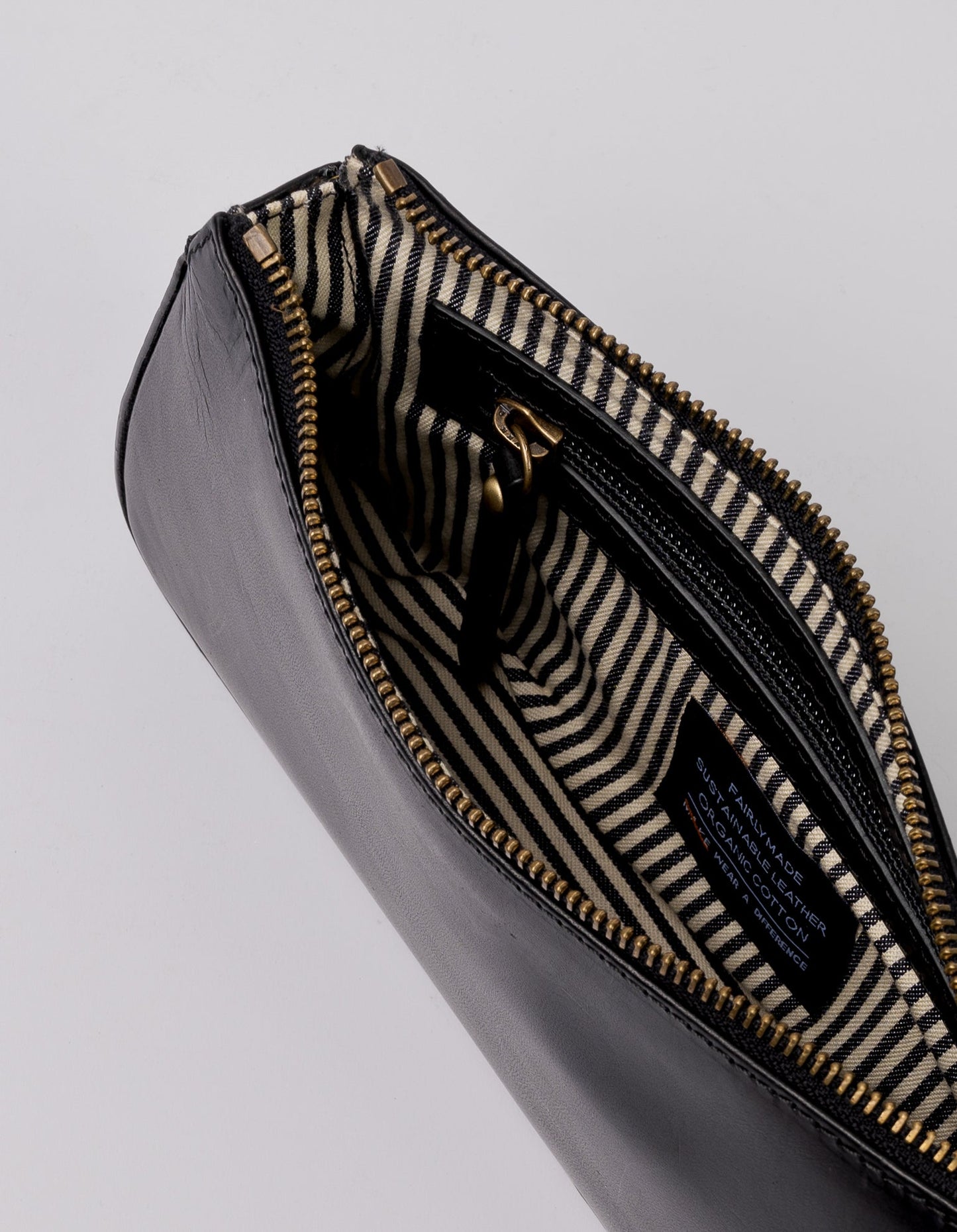 A bag that gives you an irreplaceable look and feel of a fun night out? Here she is! Small but mighty, Taylor has a compact and convenient design optimized to fit your most important belongings. She comes with one short strap and one long adjustable strap for a crossbody look. Made in India.