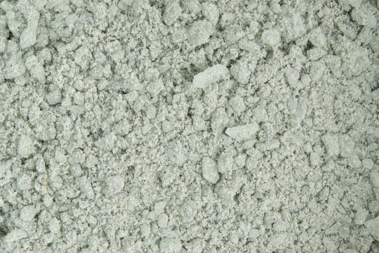 All natural mineral bath soak made with an enchanting mix of ancient ingredients with a rich aroma that rejuvenates your senses.