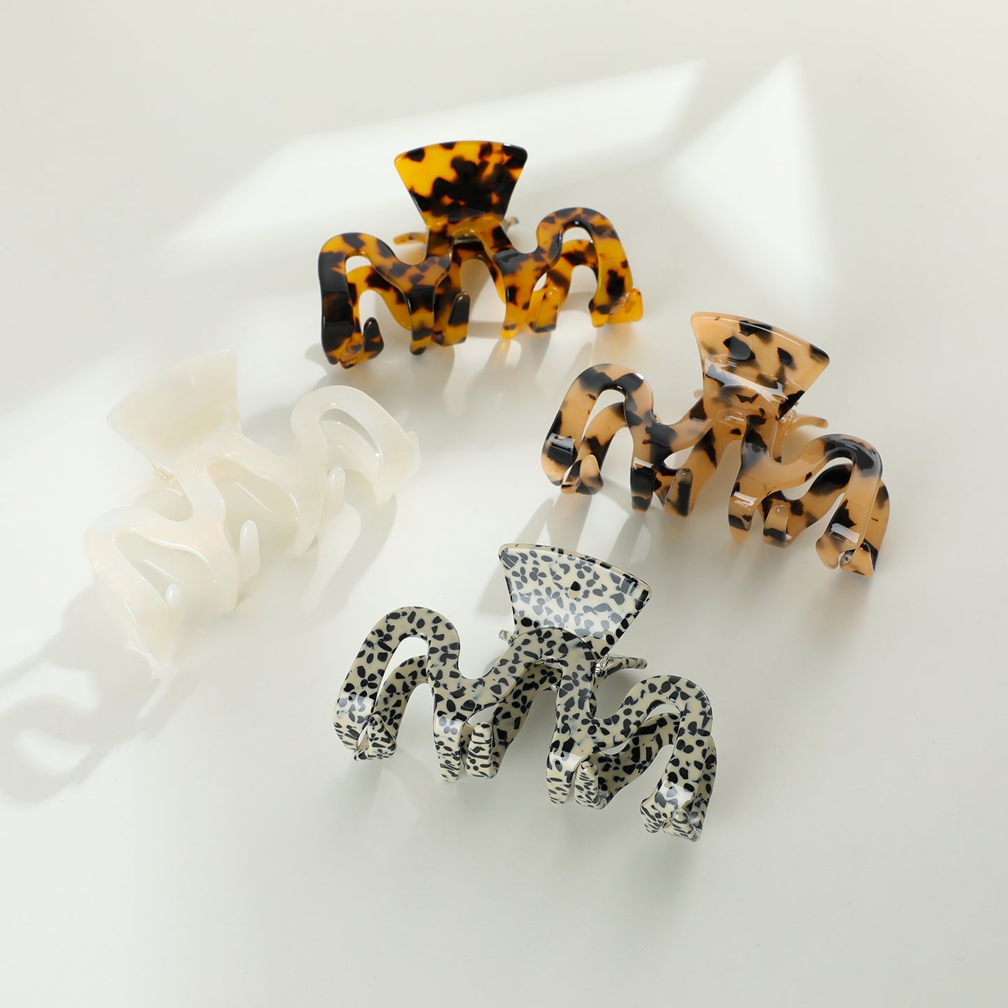 Esme Claw Clip