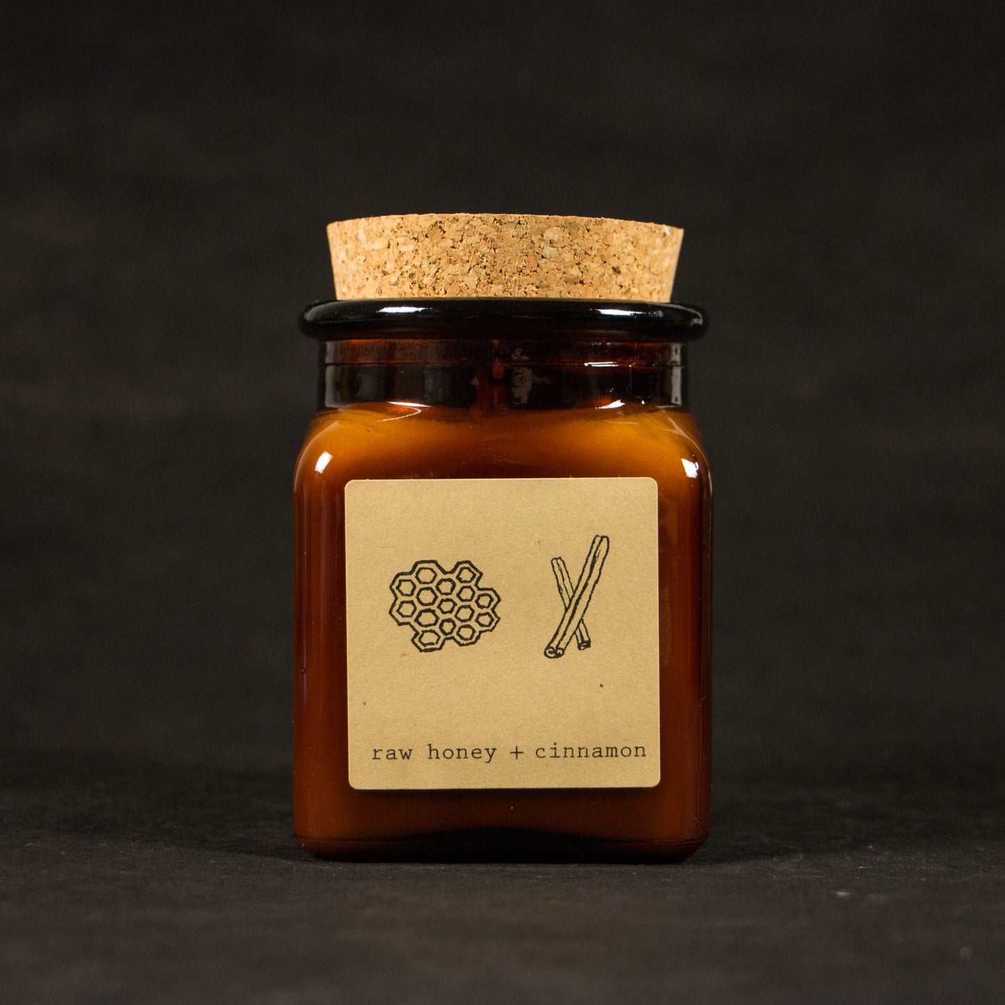 Moonrise candle co / Melt into the bright scent of honey with a kick of clove and cinnamon.