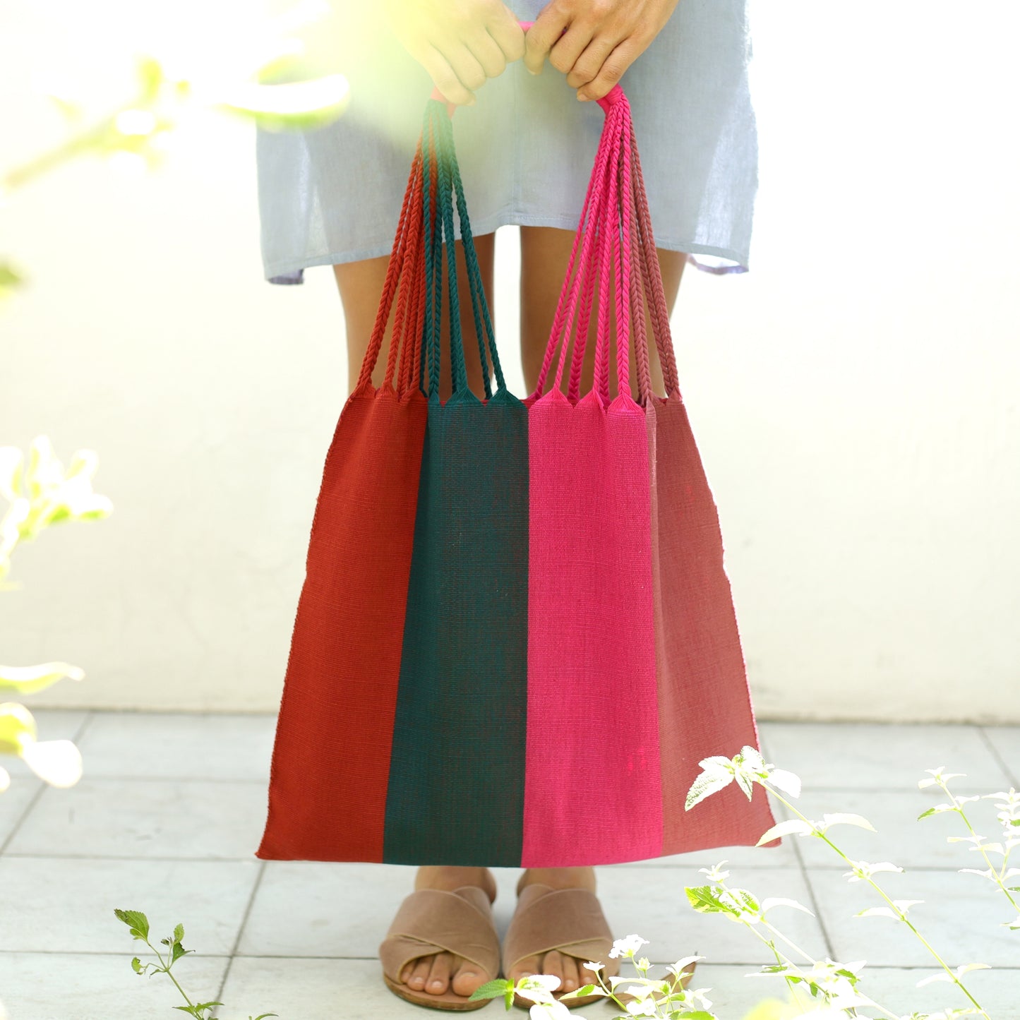 100% cotton hand woven tote hand made by artisans in Chipas, Mexico.
las rayas tote