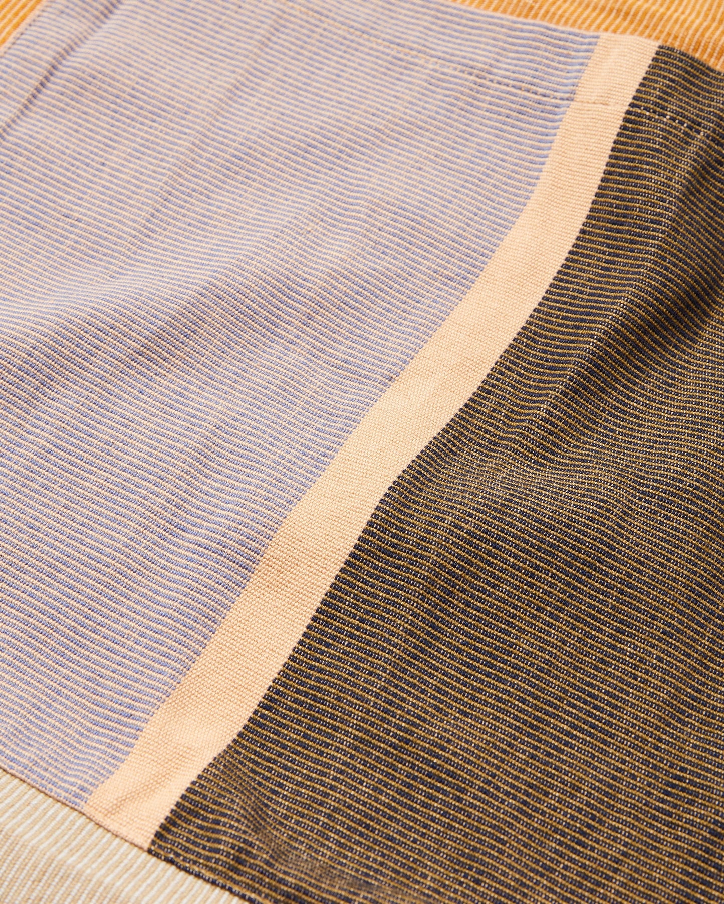 The Valley Bag brings forward the ease and function of a weekender bag. Take it on your next day trip, farmer's market run or as your everyday-bag. Handwoven with 100% natural color fibers by master artisans in San Antonio Palopó, Guatemala.