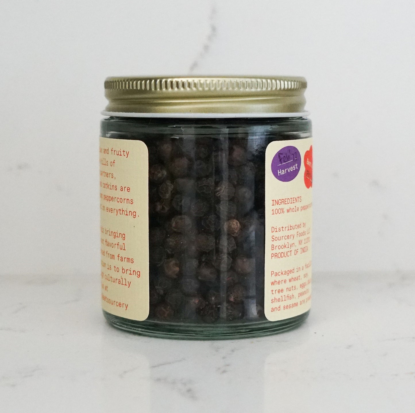 This delightfully fruity and complex pepper is grown in the lush hills of Southern India. These vine-ripened peppercorns have notes of red wine, apricots and figs. You'll love to put these plump peppercorns on everything! Sustainably grown single origin peppercorns with flavor notes of red wine and fig.