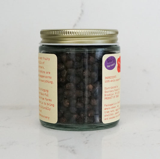 This delightfully fruity and complex pepper is grown in the lush hills of Southern India. These vine-ripened peppercorns have notes of red wine, apricots and figs. You'll love to put these plump peppercorns on everything! Sustainably grown single origin peppercorns with flavor notes of red wine and fig.