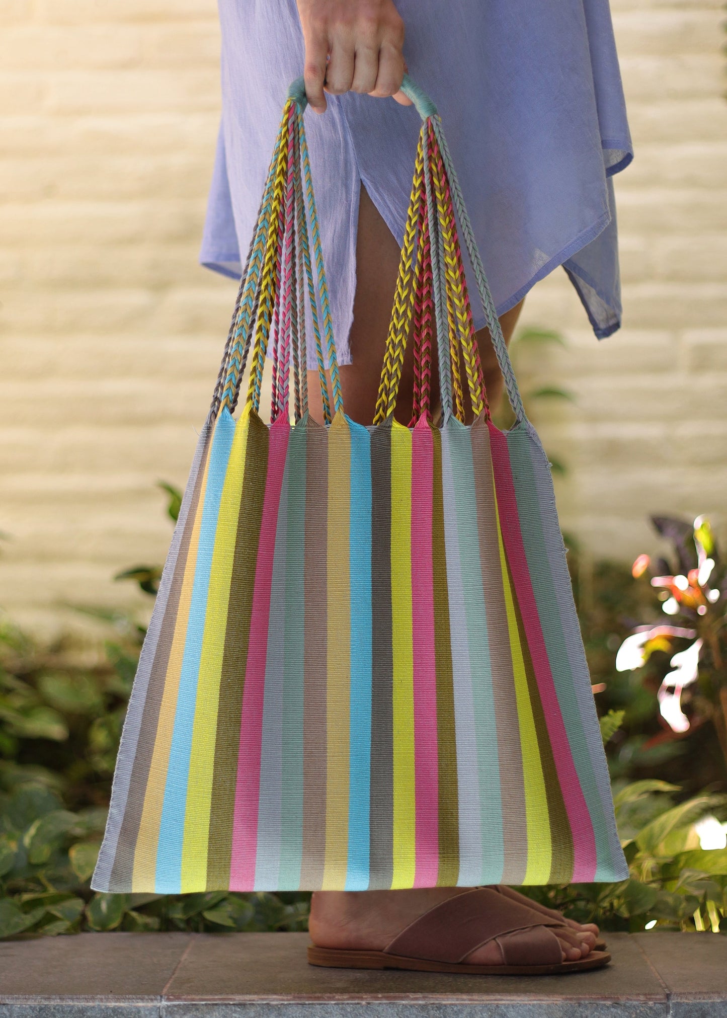 100% cotton hand woven tote hand made by artisans in Chipas, Mexico.
las rayas tote