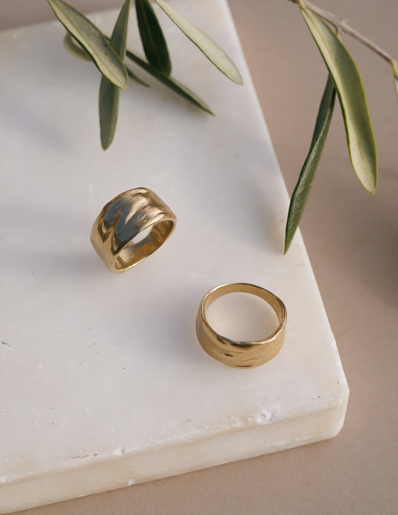 Vita Pinky Ring
