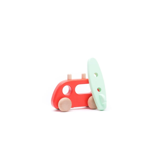 For all those budding beach babes, this sweet little camper will bring hours of creative play, as they imagine driving to the beach to go camping and take the removable surf board off the camper for a quick dip in the surf.