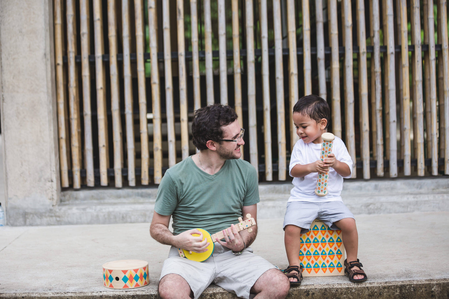 Turn this Rain Maker over and hear sounds of the tranquil rainfall. Plan Toys uses only sustainable natural resources and creates minimum to zero waste throughout their production process. Only water-based dyes, organic pigments, reclaimed rubber and chemical-free processes.