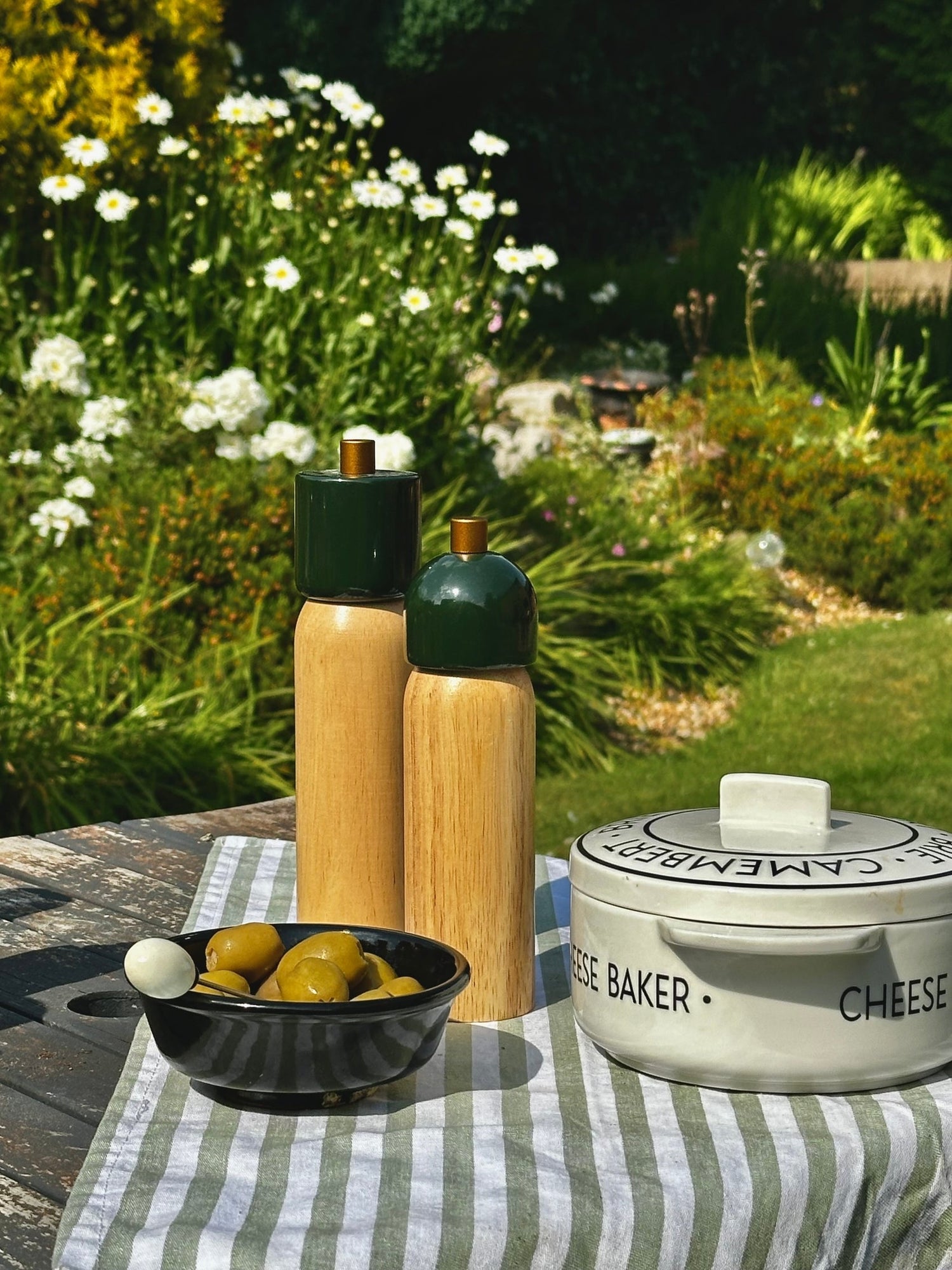 MÆGEN Salt & Pepper Grinder 