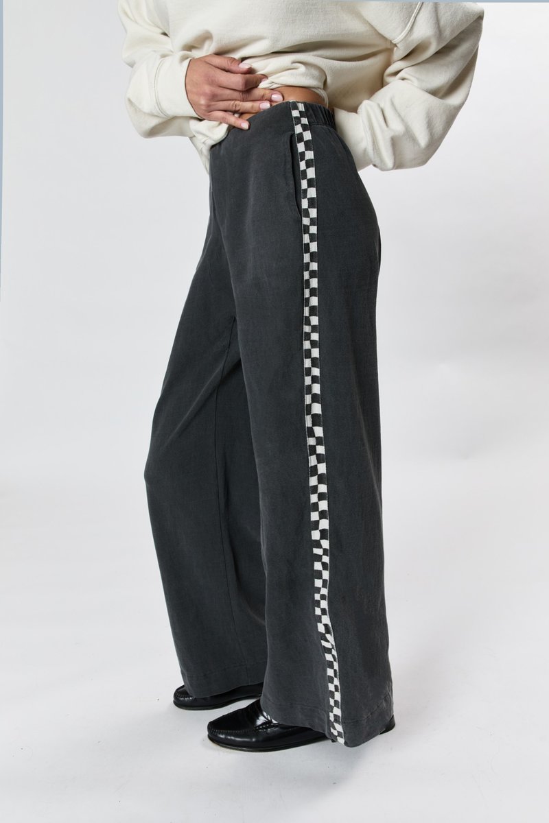 Ragabond Studio creates sustainable and eco-friendly, casual clothing for women
