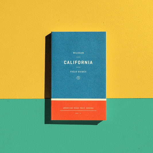 Wildsam Field Guide - Part of the American road trip series, California Road Trip leads travelers and locals alike deep into beautiful backroads of the Golden State. A small army of authors, artists, naturalists, chefs, scientists, surfers and historians will together paint a picture of the real California.