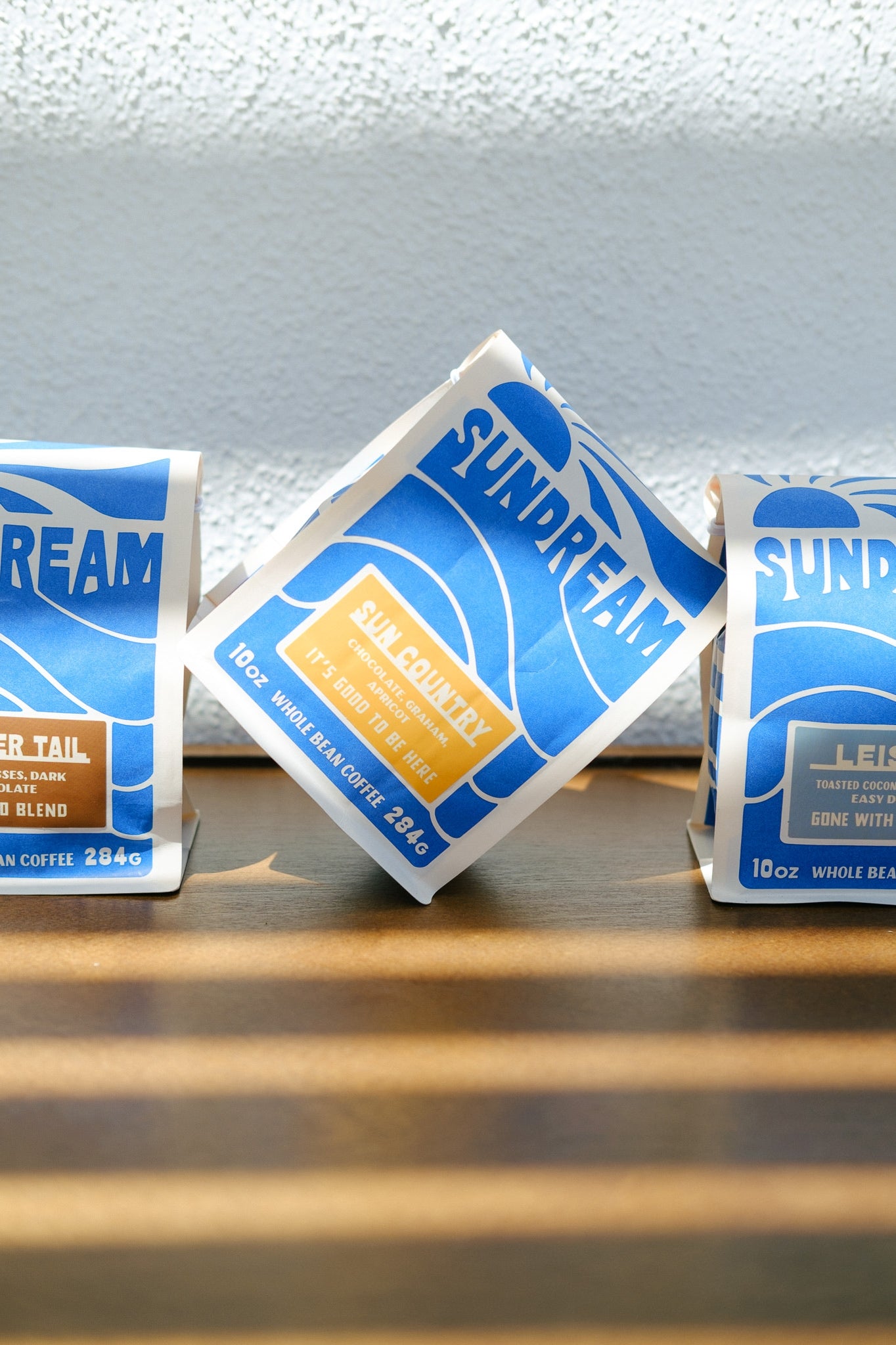 Inspired by our local surf break, the topaz blend has the spirit of an epic beach day in mind. It's classically sweet and undeniably inviting with a creamy milk chocolate-like body with hints of graham and a bright stone fruit finish.