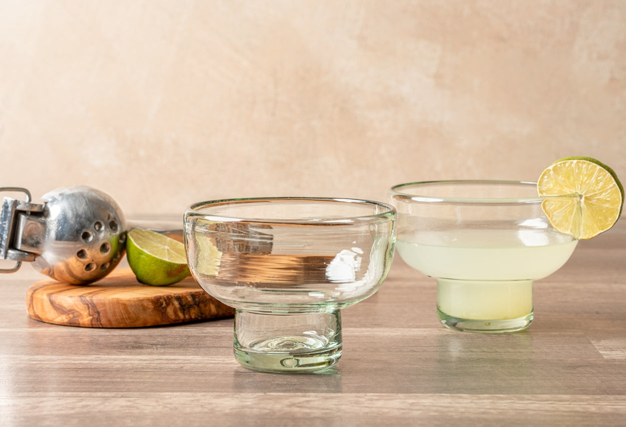 Handblown Glasses for simple, understated, and no-fuss drinks.

Sustainably handcrafted by glassblowing artisans in Jalisco, Mexico, each glass is meticulously shaped while molten hot, preserving its distinctive character.
