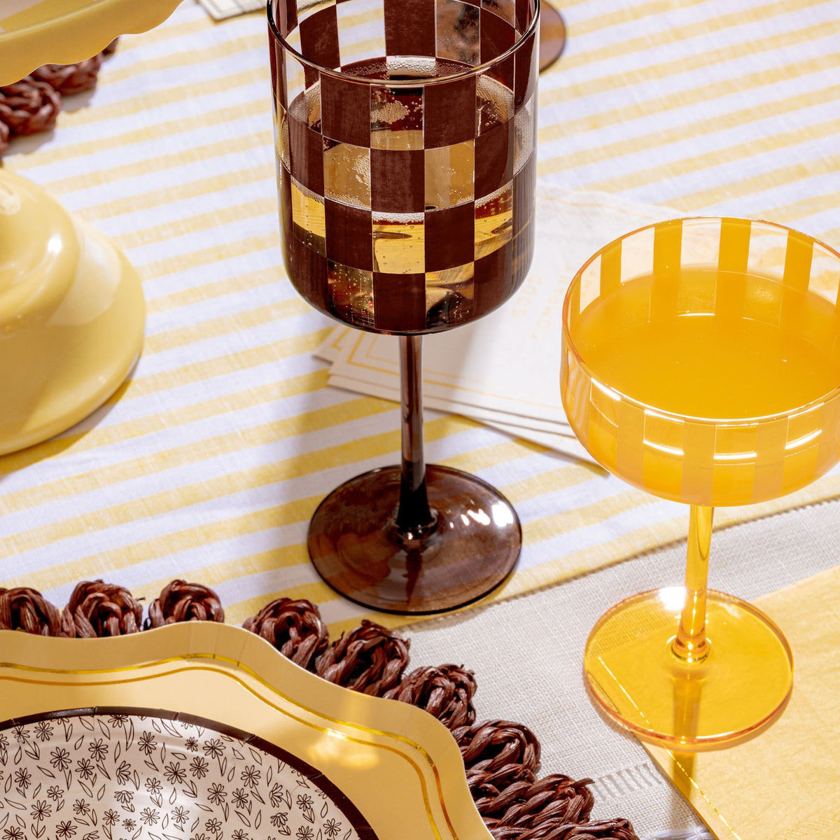 Checkered Wine Glass Set