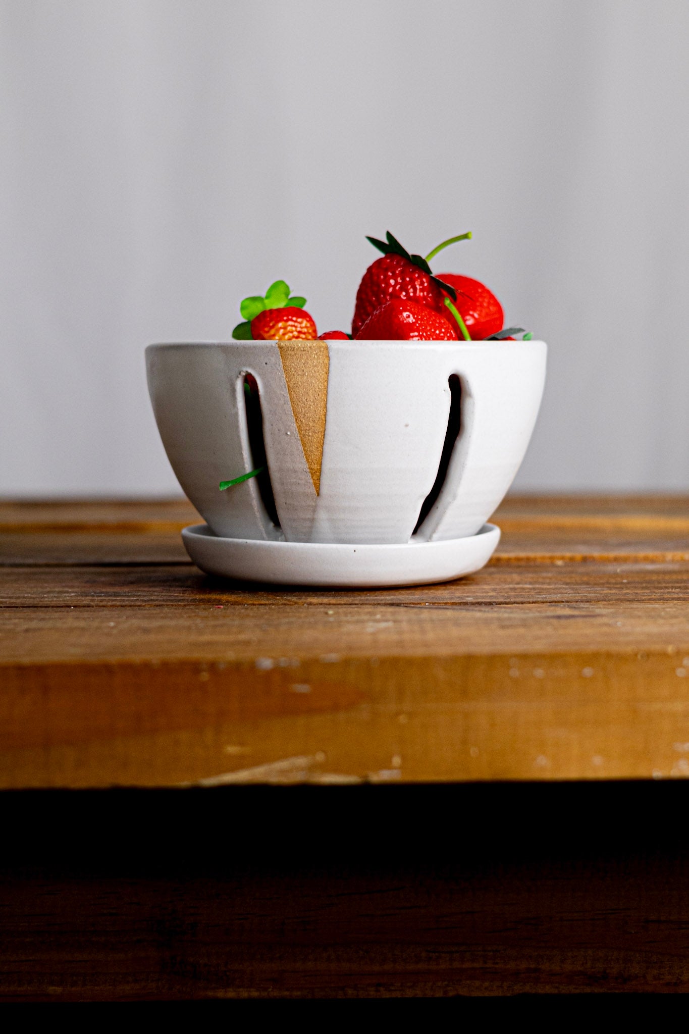 Ceramic Berry Bowl with Saucer