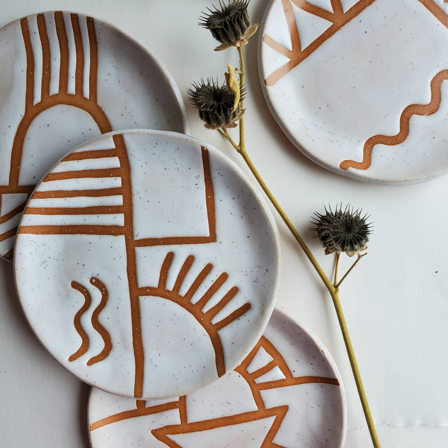 Enjoy your breakfast and snacks on these unique little dishes.  Also suitable for your last clove of garlic, a tealight, your precious jewels, or that late night brownie.