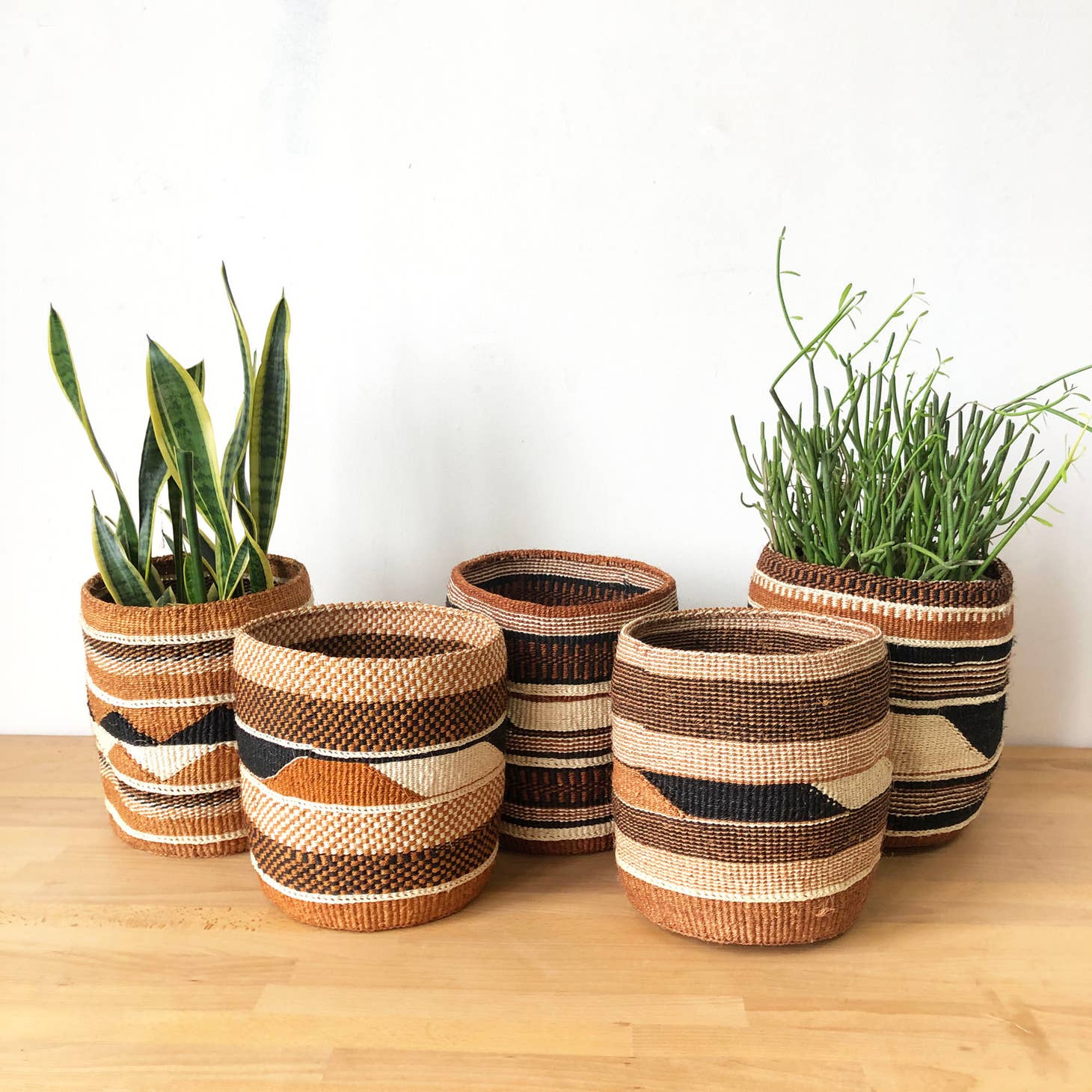 These sisal, woven baskets are handmade by a weaving cooperative in southeastern Kenya.