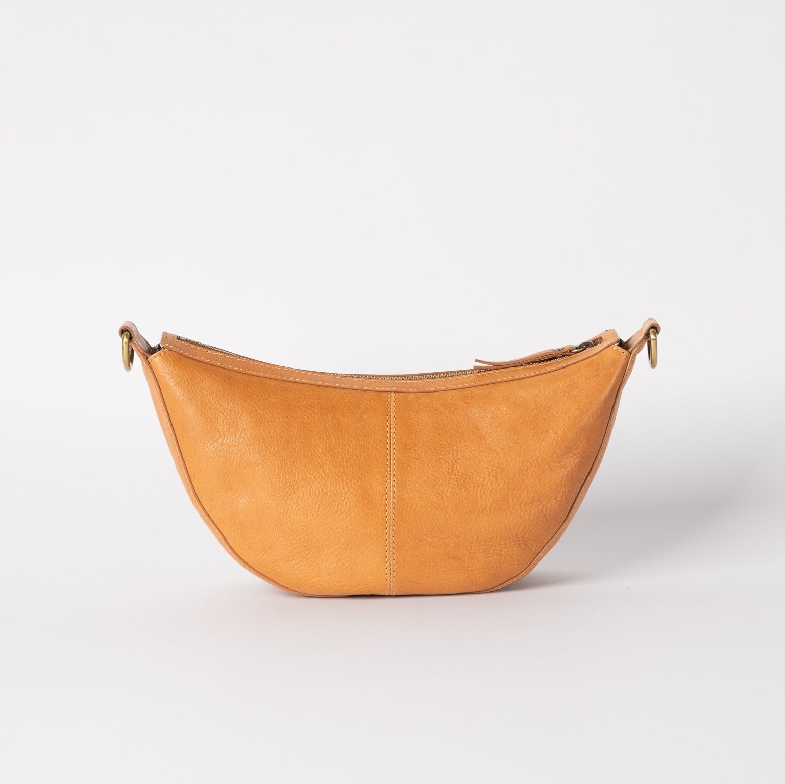 The Leo cross body bum bag can be worn across the body as a bum bag, or on the shoulder as chic arm candy. Leo is unisex, catering to everyone who embraces that bumbag style. Made in India.