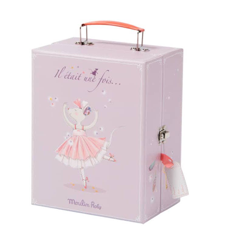 A suitcase wardrobe for the plush toy with a built-in mirror, wooden rail, patterned hangers and three sparkly tutus. Whether for swan lake or nutcracker ballet, the ballerina mouse doll will be graceful to the tip of her pointe shoes.