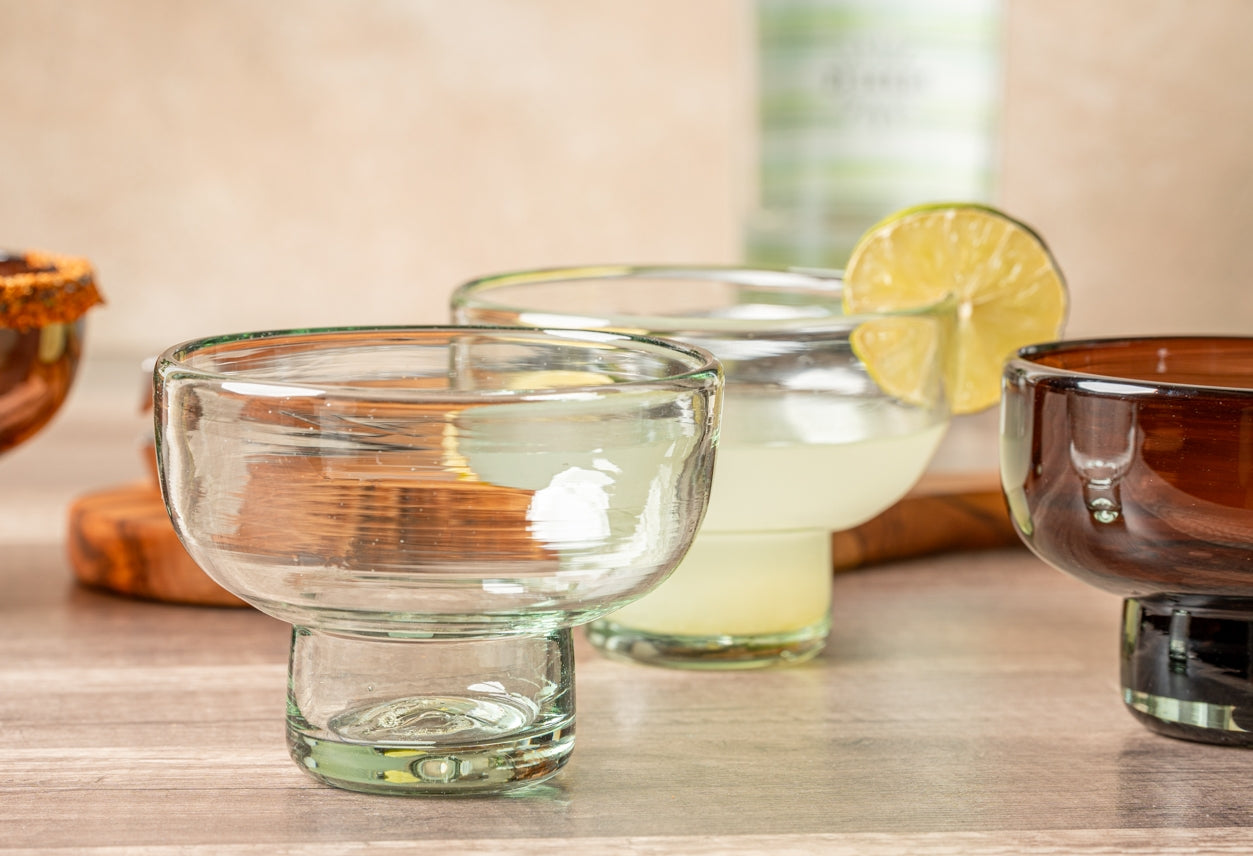 Handblown Glasses for simple, understated, and no-fuss drinks.

Sustainably handcrafted by glassblowing artisans in Jalisco, Mexico, each glass is meticulously shaped while molten hot, preserving its distinctive character.