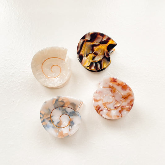 1.5" seashell hair clip - Made with eco-friendly cellulose acetate that is both durable and comfortable.