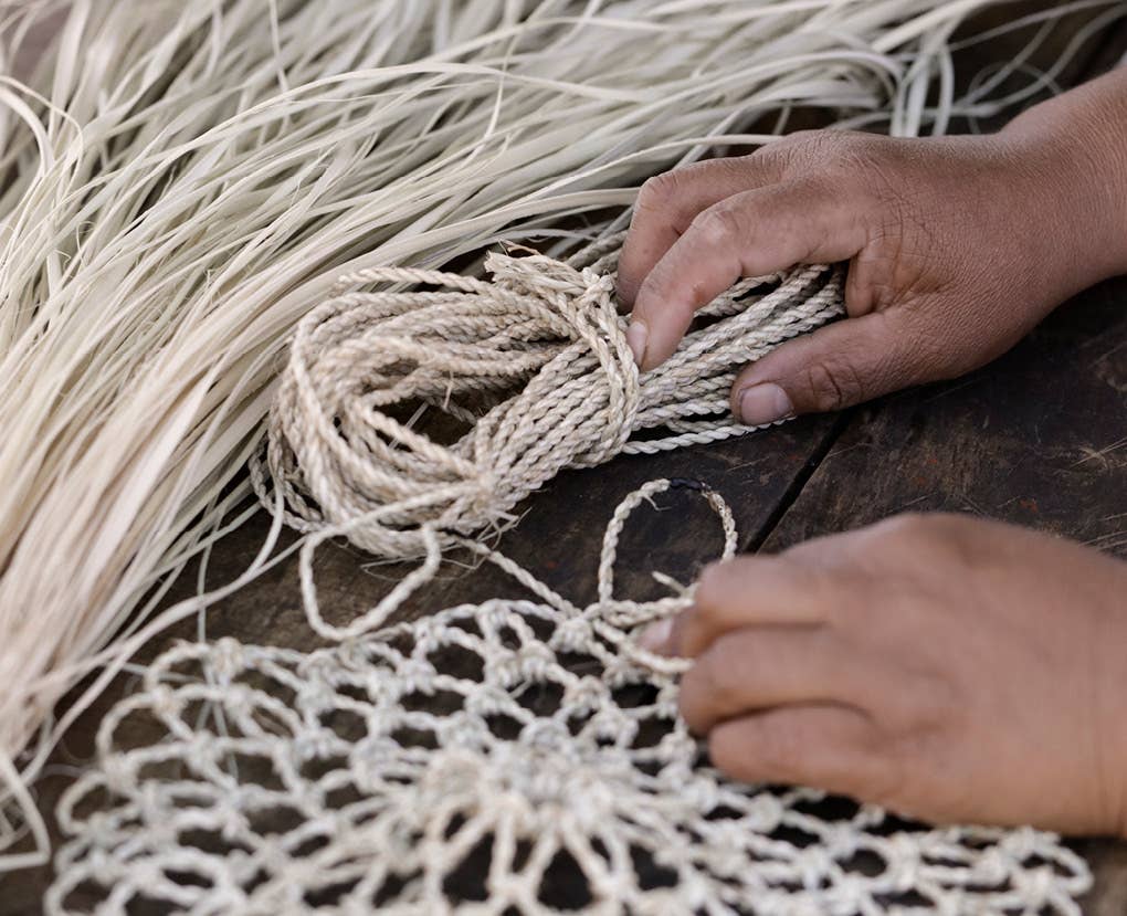 Handwoven from chupon in Patagonia, Chile by two women artisans. We love to use this bag for a day at the beach or a trip to the farmers market, or even as decor in the home.