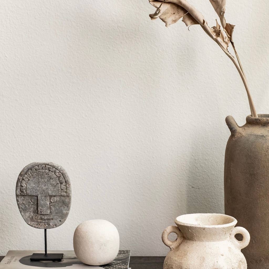 Featuring a distinctive look, the binx vase exudes an old time feel. A rustic finish with unique imprints, it adds a charming aesthetic. Each individual piece is handmade with love in Tonala, Mexico.