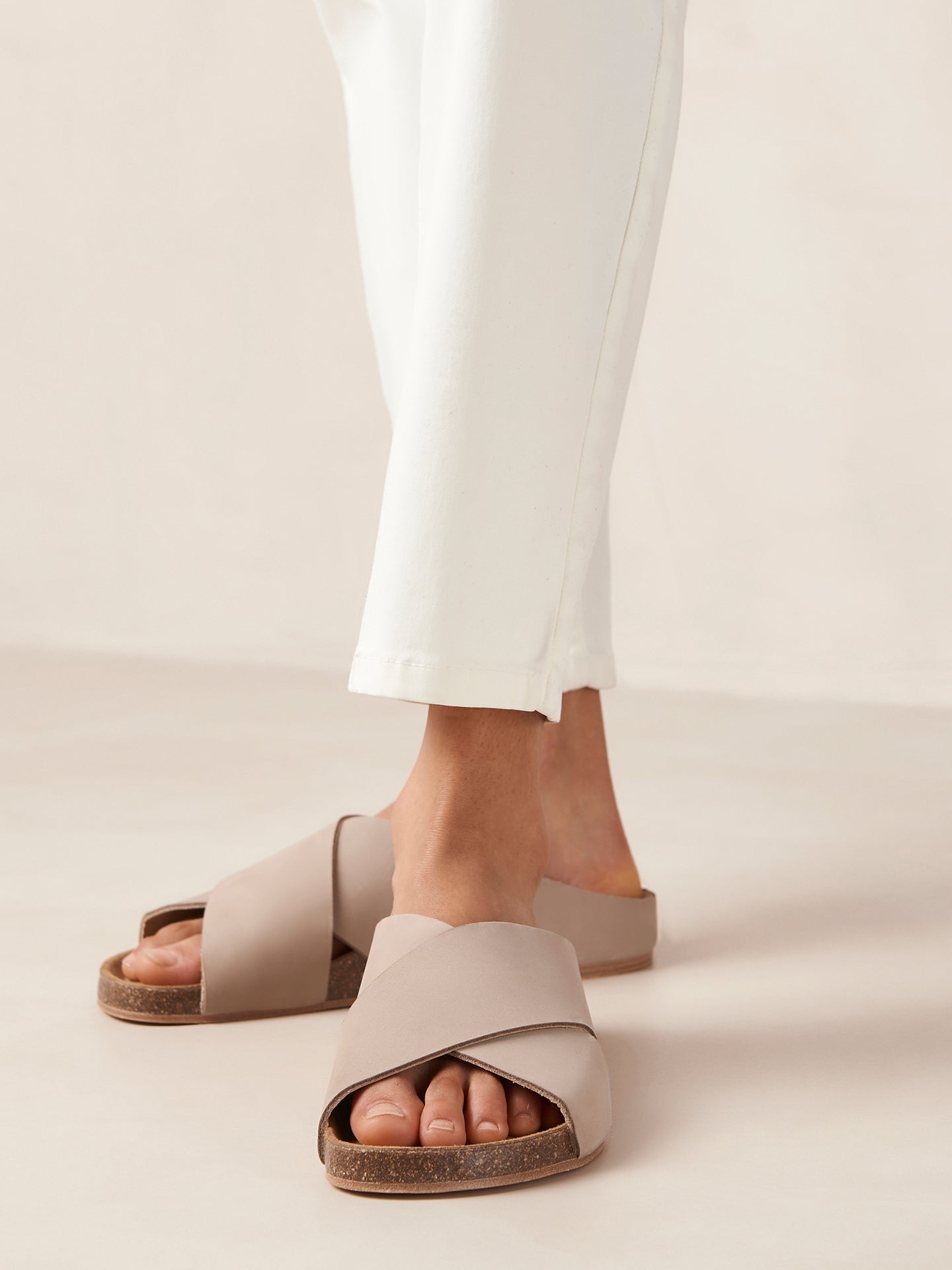 The Briar Leather Sandal is the perfect summer slide to slip on before and after a workout. These comfortable shoes will take you anywhere. Sustainably made in Spain.