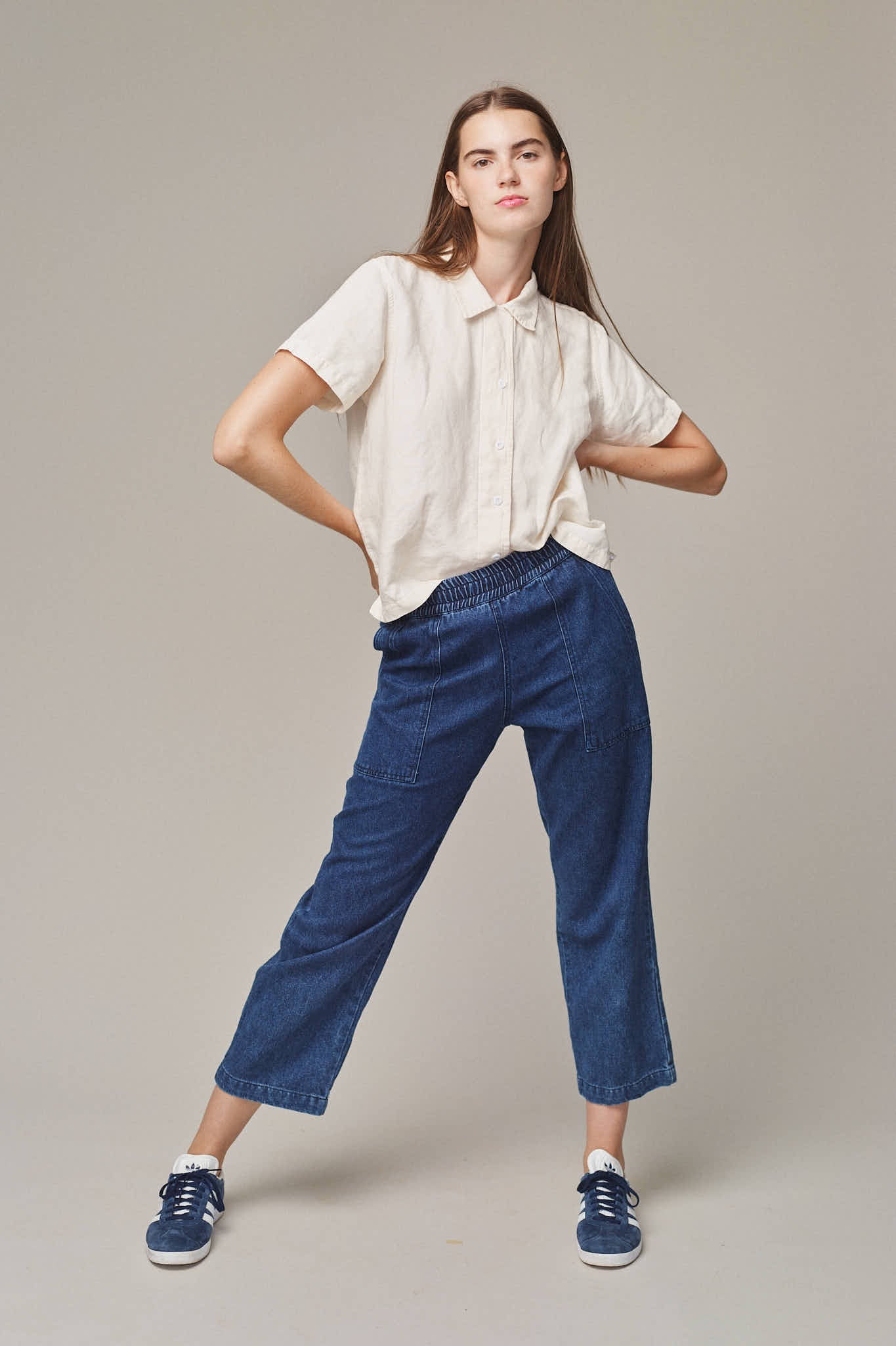 USA made hemp denim pants with high waist creates a flattering shape while the adjustable hidden drawcord and relaxed fit through the hip + thigh makes these a super comfortable wear.