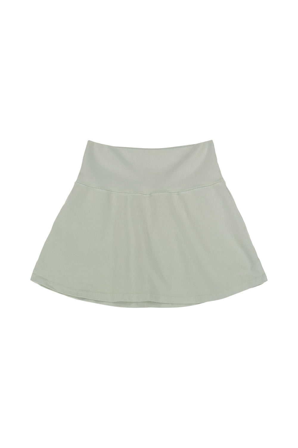A flattering high waisted sport skirt made from breathable hemp jersey. Slightly stretchy for maximum comfort and a wide range of movement with a swingy and flattering fit.  Hemp and cotton blend by Jungmaven.