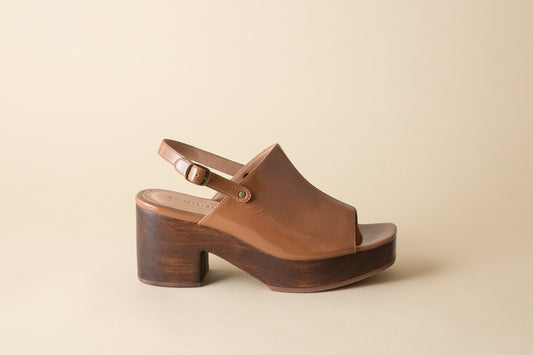 Danae Open Toed Clog in Latte Crinkle
