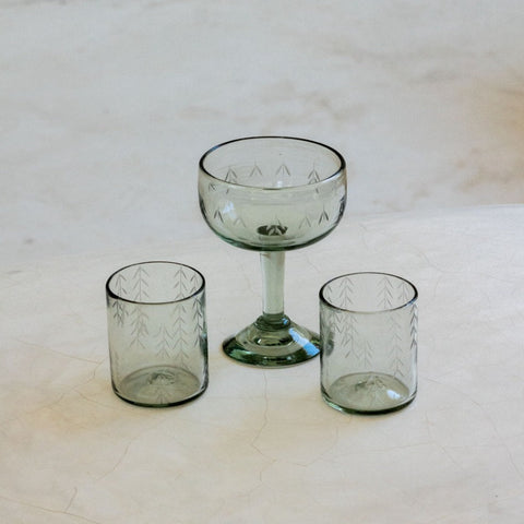 The perfect vessel for your cocktails or mocktails. Features hand carved details for a sophisticated touch. Each glass is manufactured individually, preserving the artisanal essence with a modern & contemporary touch. Handmade in Mexico.