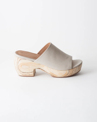 Katlyn Clog Sandal in Pebbled Cream Leather