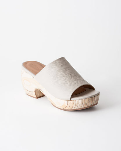 Katlyn Clog Sandal in Pebbled Cream Leather