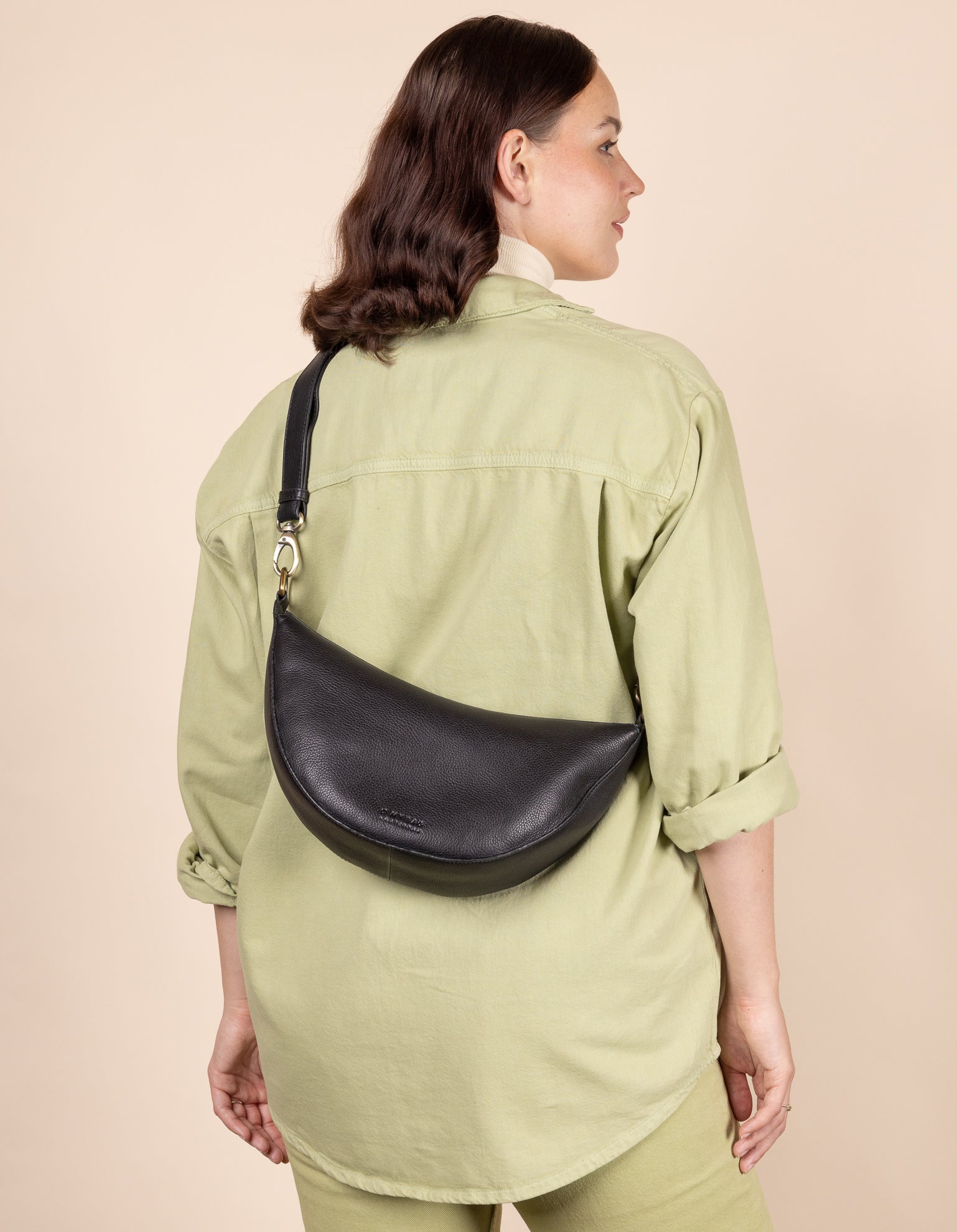 The Leo cross body bum bag can be worn across the body as a bum bag, or on the shoulder as chic arm candy. Leo is unisex, catering to everyone who embraces that bumbag style. Made in India.