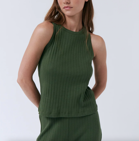 Feel the organic softness with the new Gala Tank top. This sleeveless piece is perfect for all the spring and summer season. ﻿Made from a blend of 96% organic cotton and 4% elastane in Spain.