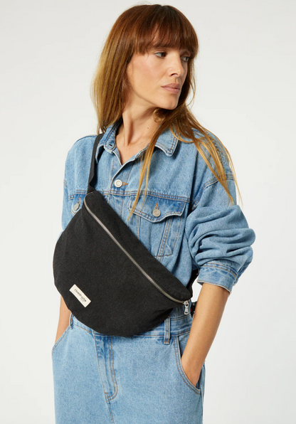 Waxed XL Custine Sling Bag