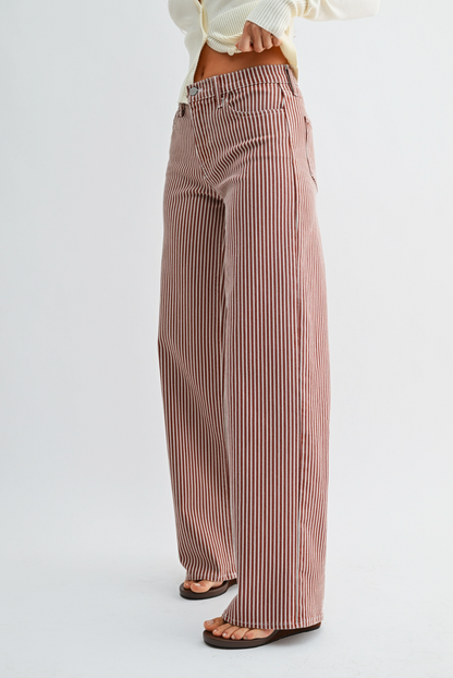 Relaxed Wide Leg Jean