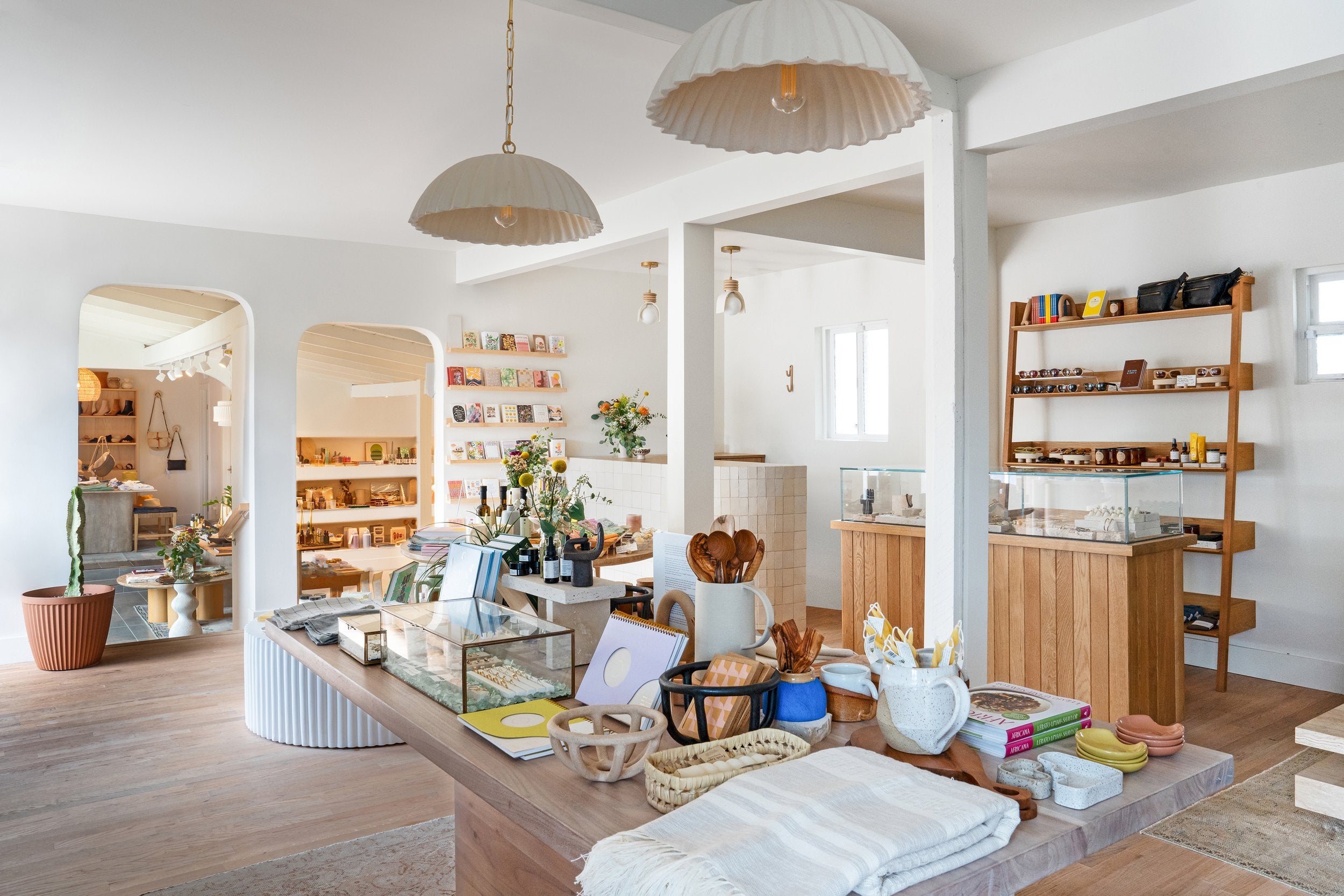 Thread Spun, a sustainable lifestyle boutique offering apparel, home goods, gifts, and more in Encinitas, California